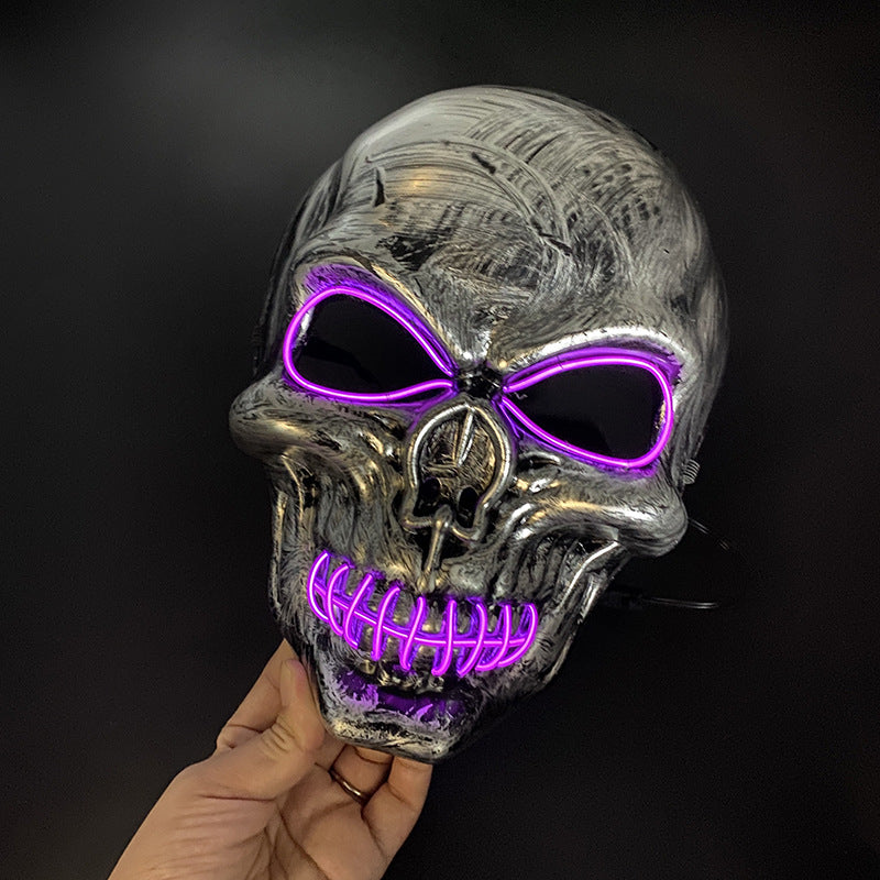light-up scream mask for Halloween night activities