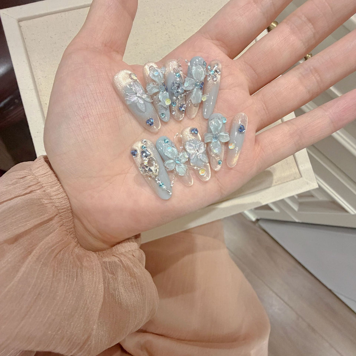cavora Back to School Press-On Nails – Cute Trendy Styles – Blue Floral Cat Eye reusable false nails