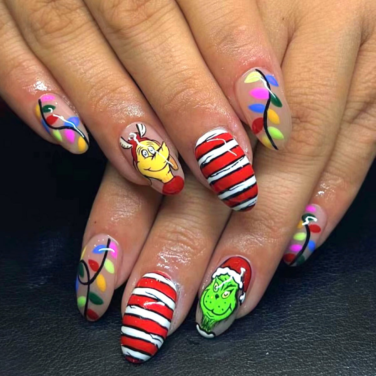 cavora Christmas Press-On Nails – Holiday Winter Nail Art – Green Character reusable false nails